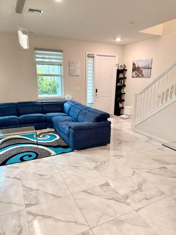 5182 Eucalyptus Dr 3, Hollywood, FL 33021