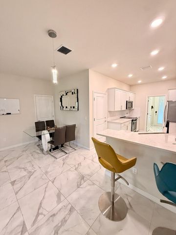 5182 Eucalyptus Dr 3, Hollywood, FL 33021