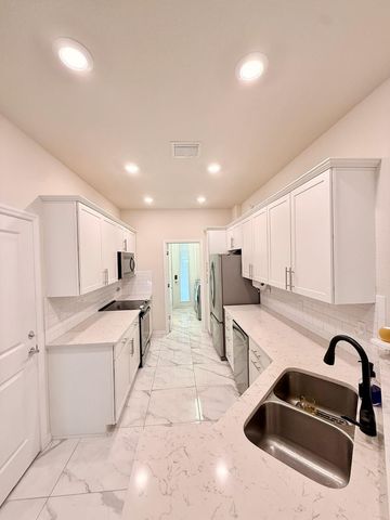 5182 Eucalyptus Dr 3, Hollywood, FL 33021