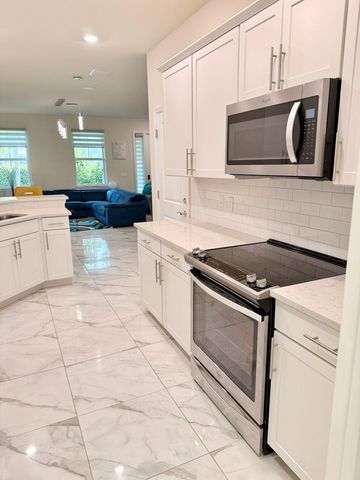 5182 Eucalyptus Dr 3, Hollywood, FL 33021