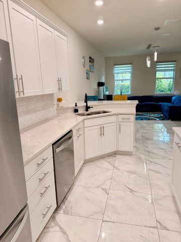 5182 Eucalyptus Dr 3, Hollywood, FL 33021