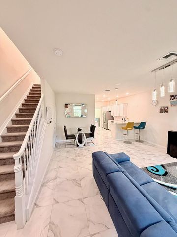 5182 Eucalyptus Dr 3, Hollywood, FL 33021