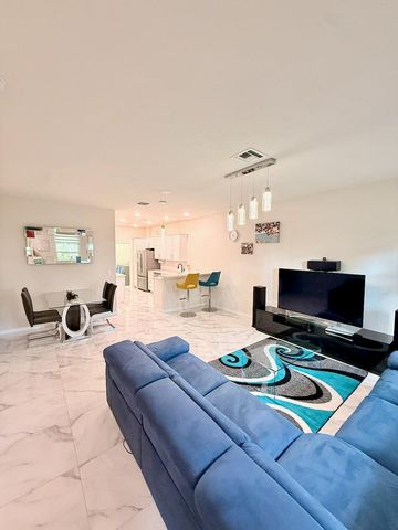 5182 Eucalyptus Dr 3, Hollywood, FL 33021