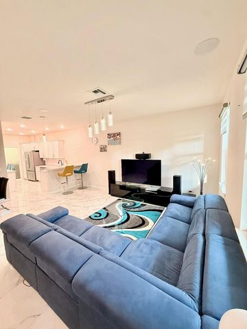 5182 Eucalyptus Dr 3, Hollywood, FL 33021