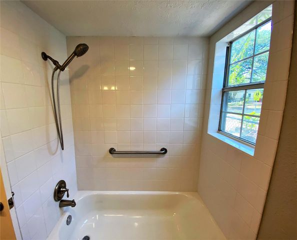 1702 Studewood Street, Houston, TX 77009