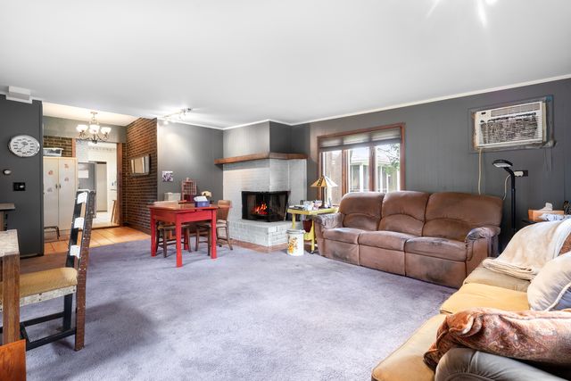 938 Fair Oaks Avenue, Oak Park, IL 60302