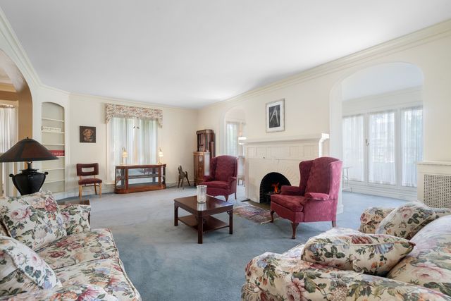 938 Fair Oaks Avenue, Oak Park, IL 60302