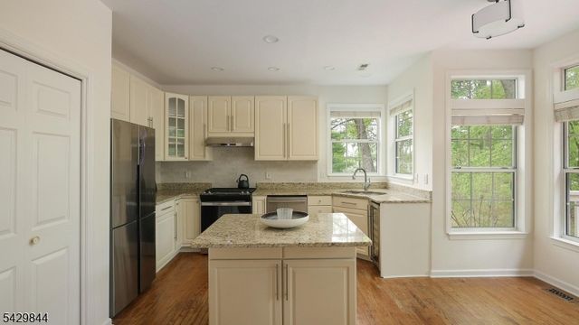 171 Smoke Rise Rd, Bernards Twp., NJ 07920