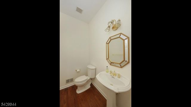 171 Smoke Rise Rd, Bernards Twp., NJ 07920