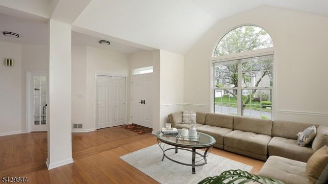 171 Smoke Rise Rd, Bernards Twp., NJ 07920