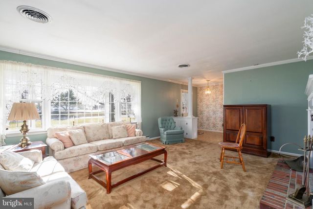 19 MIDDLE RD, Hammonton, NJ 08037