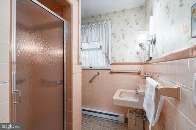 19 MIDDLE RD, Hammonton, NJ 08037