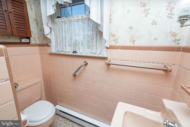 19 MIDDLE RD, Hammonton, NJ 08037