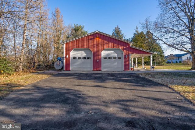 19 MIDDLE RD, Hammonton, NJ 08037