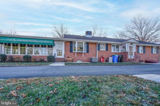 19 MIDDLE RD, Hammonton, NJ 08037