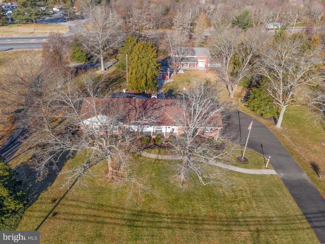 19 MIDDLE RD, Hammonton, NJ 08037