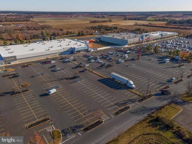 19 MIDDLE RD, Hammonton, NJ 08037