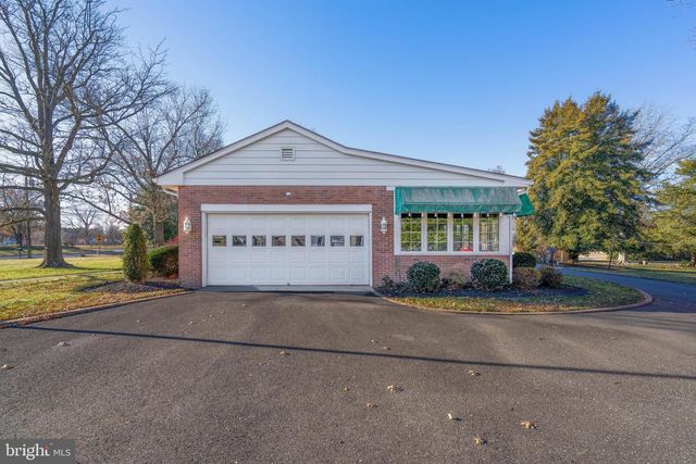 19 MIDDLE RD, Hammonton, NJ 08037