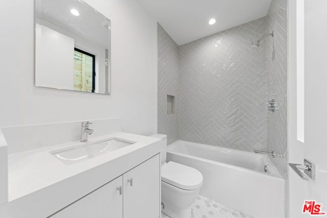 13206 Dewey Street, Los Angeles, CA 90066