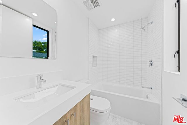 13206 Dewey Street, Los Angeles, CA 90066