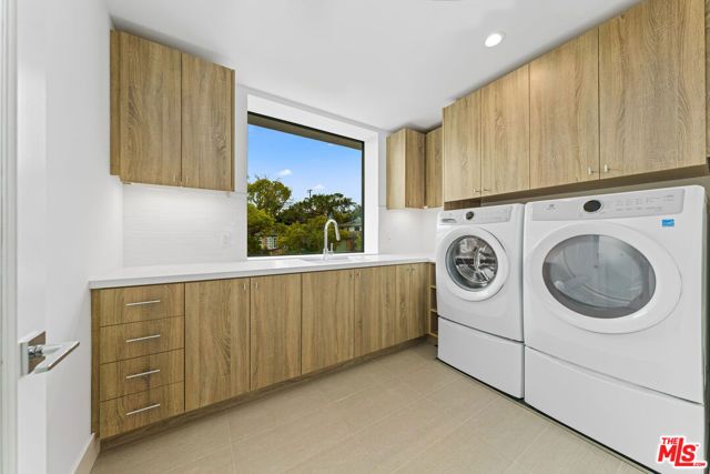 13206 Dewey Street, Los Angeles, CA 90066