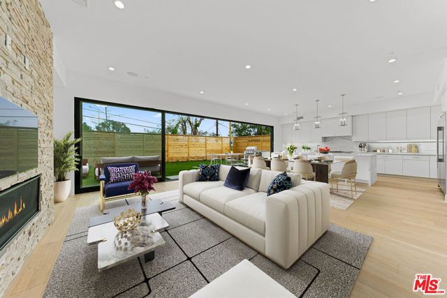 13206 Dewey Street, Los Angeles, CA 90066