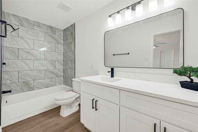 12042 Mallard Stream Court, Houston, TX 77038