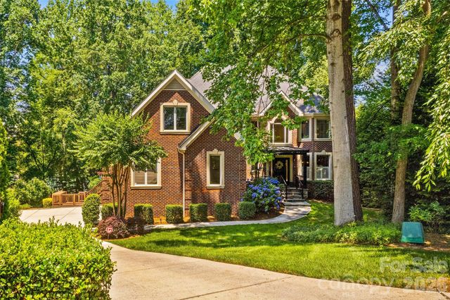 155 Lynn Cove Lane, Mooresville, NC 28117