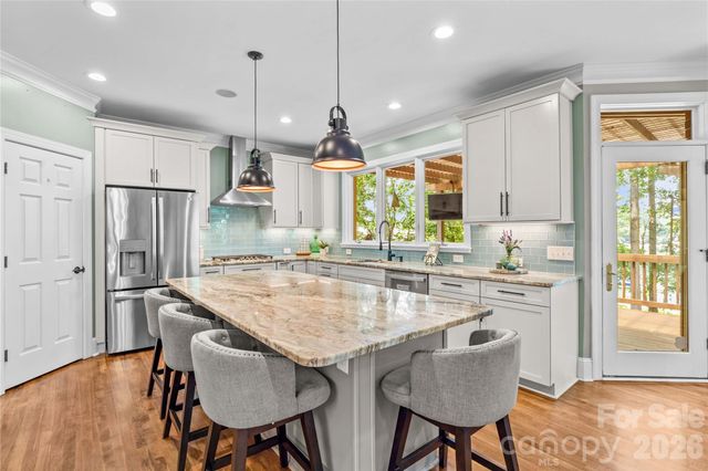 155 Lynn Cove Lane, Mooresville, NC 28117