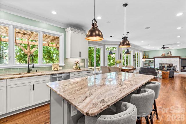 155 Lynn Cove Lane, Mooresville, NC 28117