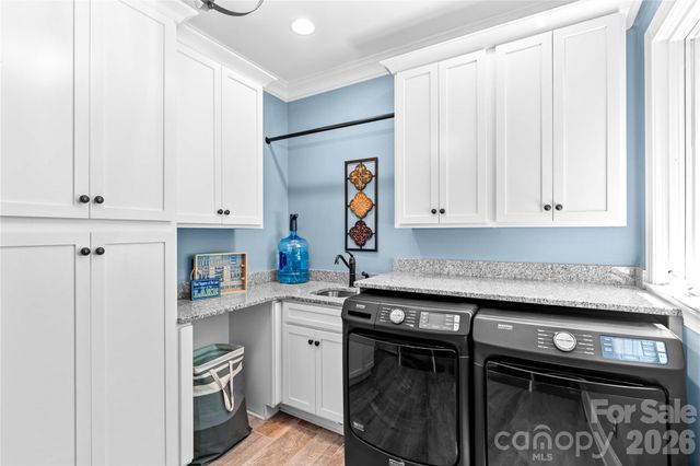 155 Lynn Cove Lane, Mooresville, NC 28117