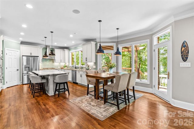 155 Lynn Cove Lane, Mooresville, NC 28117