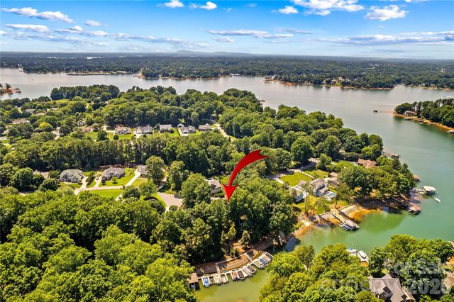 155 Lynn Cove Lane, Mooresville, NC 28117