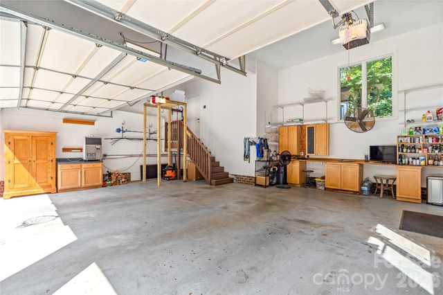 155 Lynn Cove Lane, Mooresville, NC 28117