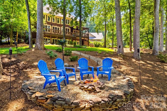 155 Lynn Cove Lane, Mooresville, NC 28117