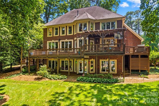 155 Lynn Cove Lane, Mooresville, NC 28117