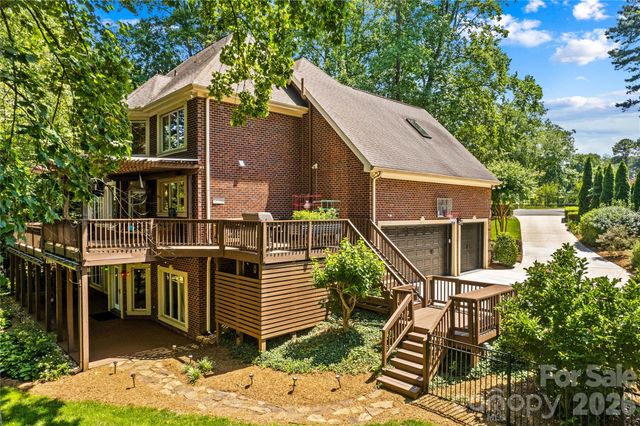 155 Lynn Cove Lane, Mooresville, NC 28117