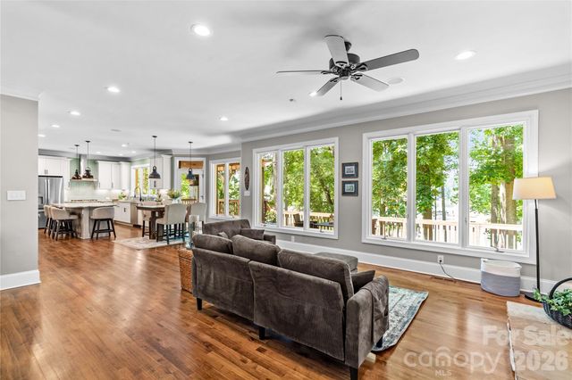 155 Lynn Cove Lane, Mooresville, NC 28117