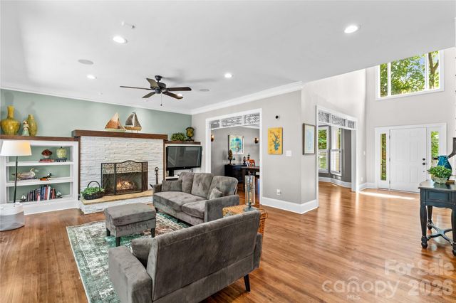 155 Lynn Cove Lane, Mooresville, NC 28117
