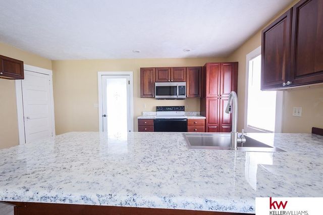 926 N Commercial Avenue, Superior, NE 68978