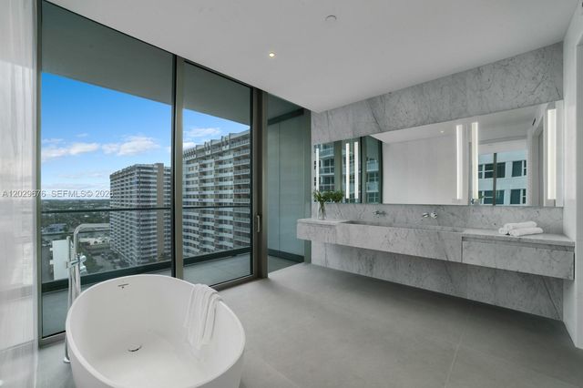 2000 S Ocean Dr 15B, Hallandale Beach, FL 33009
