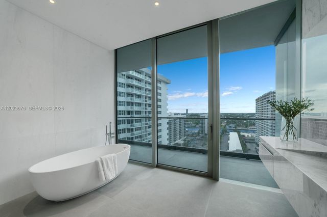 2000 S Ocean Dr 15B, Hallandale Beach, FL 33009