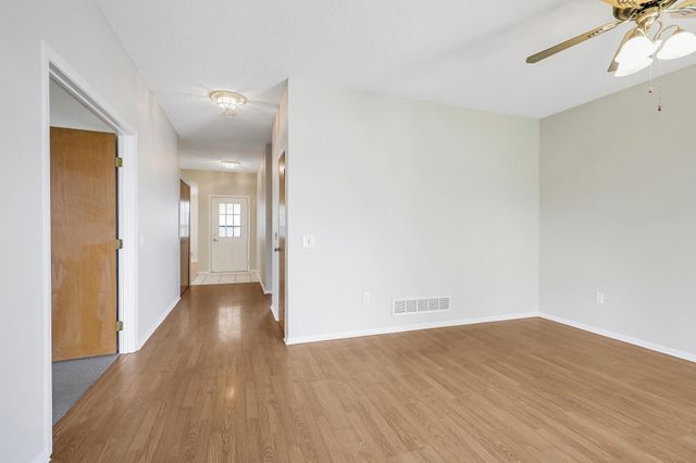 7592 Hinton Park Avenue S, Cottage Grove, MN 55016