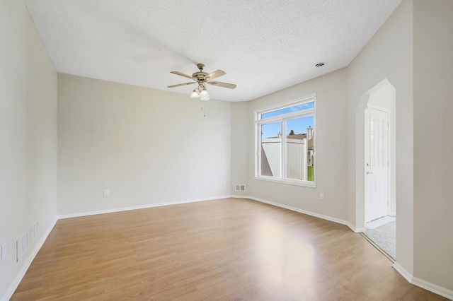 7592 Hinton Park Avenue S, Cottage Grove, MN 55016
