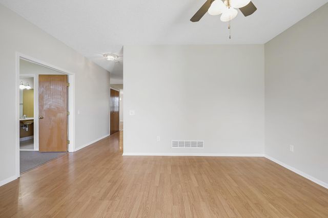 7592 Hinton Park Avenue S, Cottage Grove, MN 55016