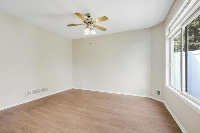 7592 Hinton Park Avenue S, Cottage Grove, MN 55016