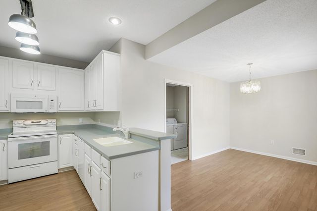 7592 Hinton Park Avenue S, Cottage Grove, MN 55016
