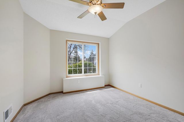 7592 Hinton Park Avenue S, Cottage Grove, MN 55016