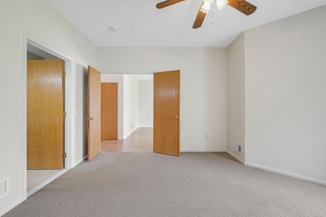 7592 Hinton Park Avenue S, Cottage Grove, MN 55016