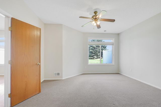 7592 Hinton Park Avenue S, Cottage Grove, MN 55016